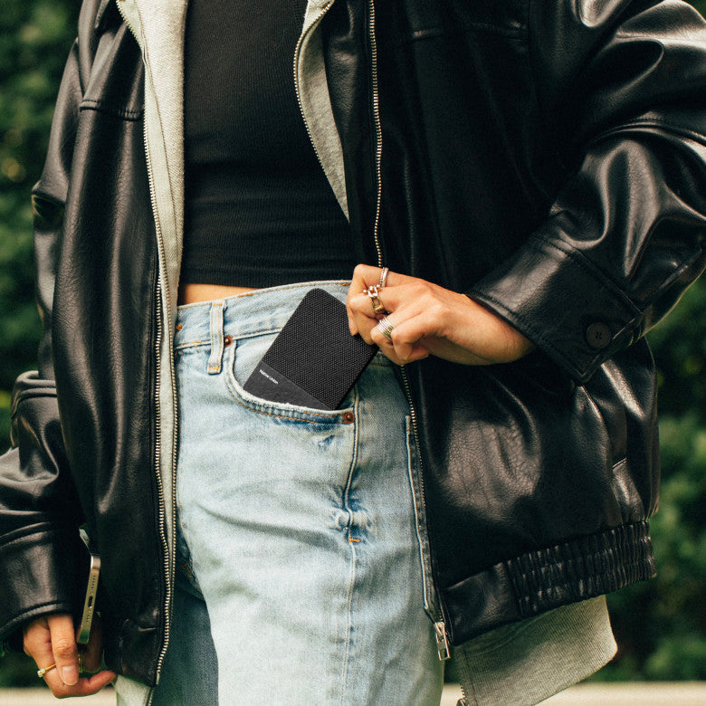 Native Union Black (RE)Classic Magnetic Power Bank 5000mAh